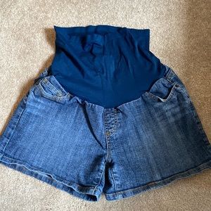 Maternity shorts